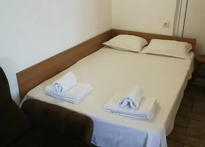 Hrisi ゲストハウス 3*