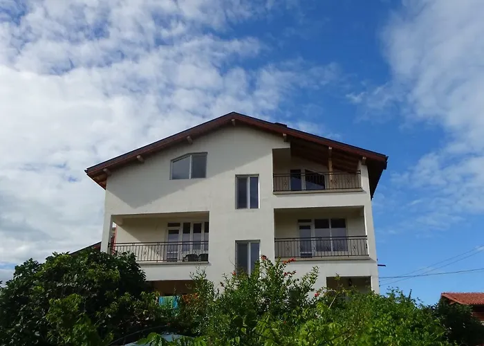 ゲストハウス Hrisi